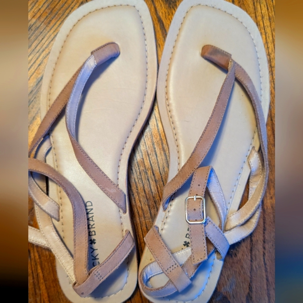 Women's Lucky Brand size 10 tan sandals